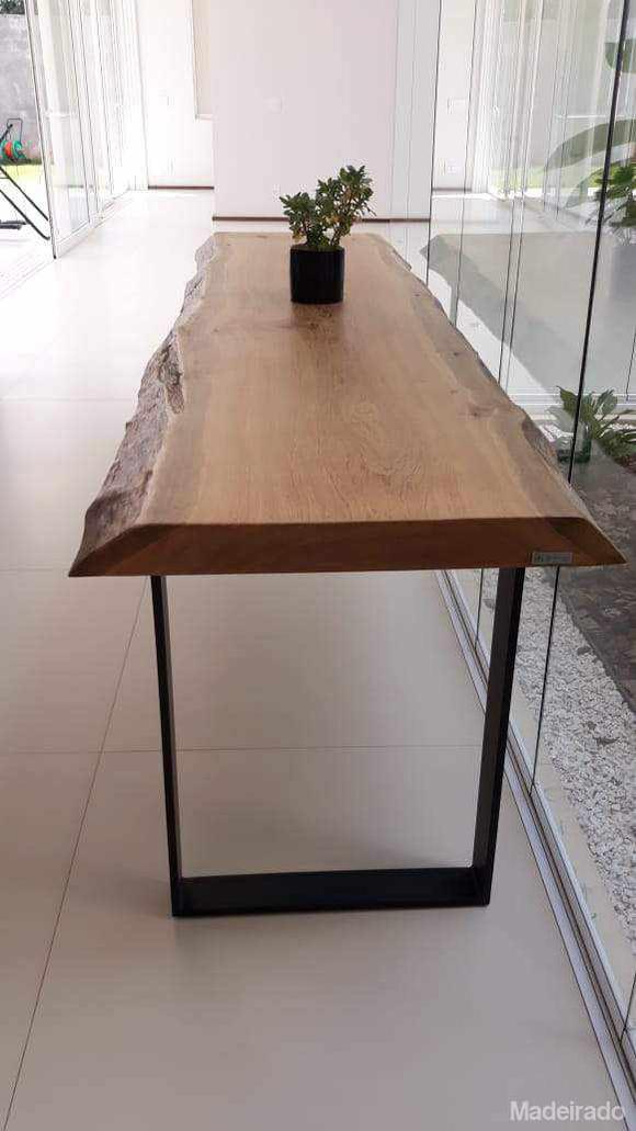 Aparador Yamí - 160x65x80 - Bordas orgânicas - Pés de Ferro Tubular