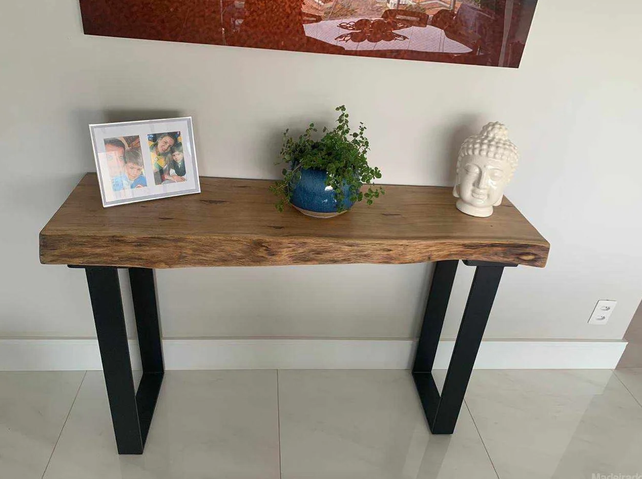 Aparador Abati - Madeira Maciça e Bordas Orgânicas - 150x40 - Pés de Ferro Tubular 30x73