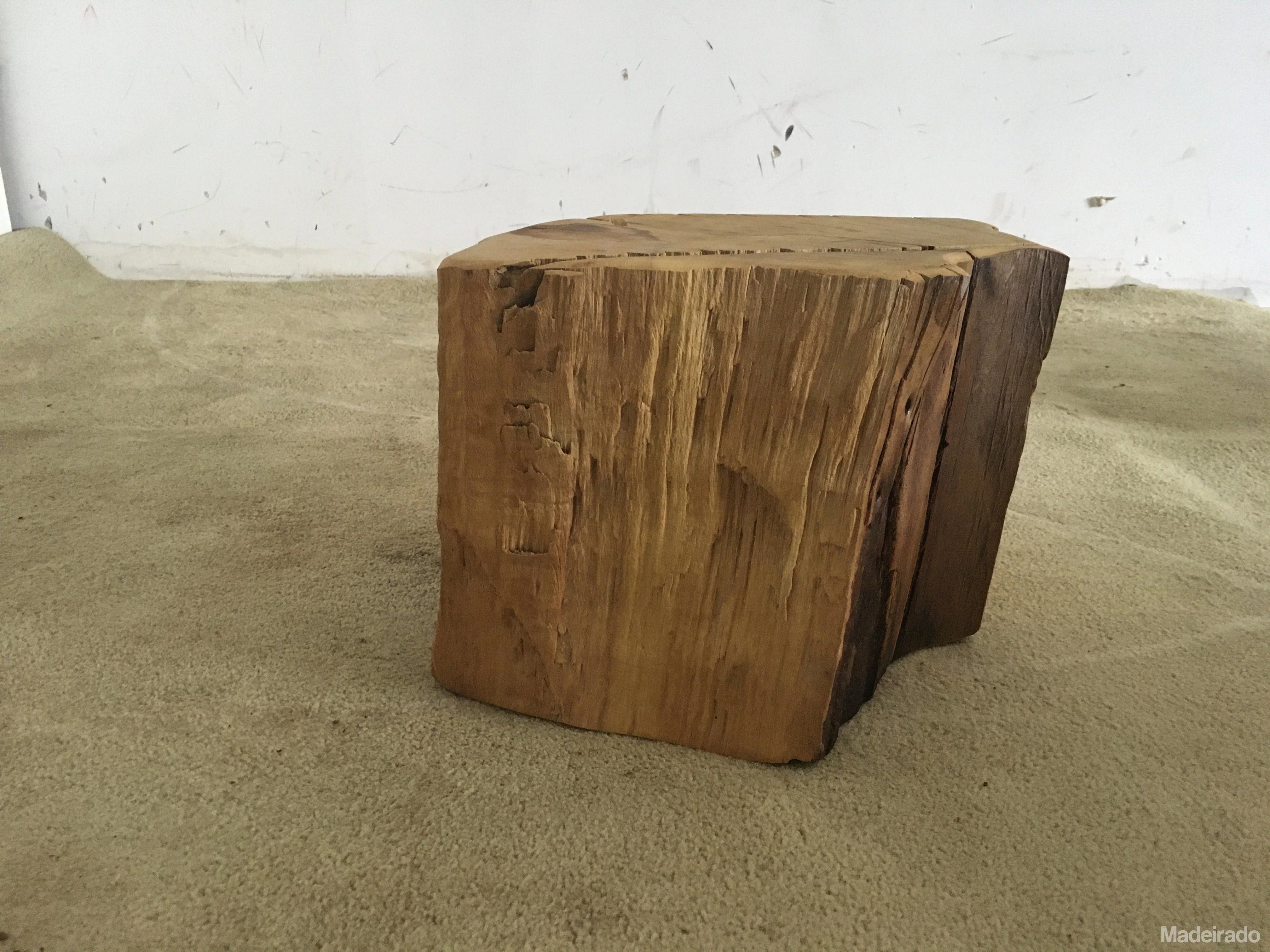 Mesa de Centro de Madeira Maciça - 45x28 - Loja FS - COD: FS2246 - Retirada - Image 2