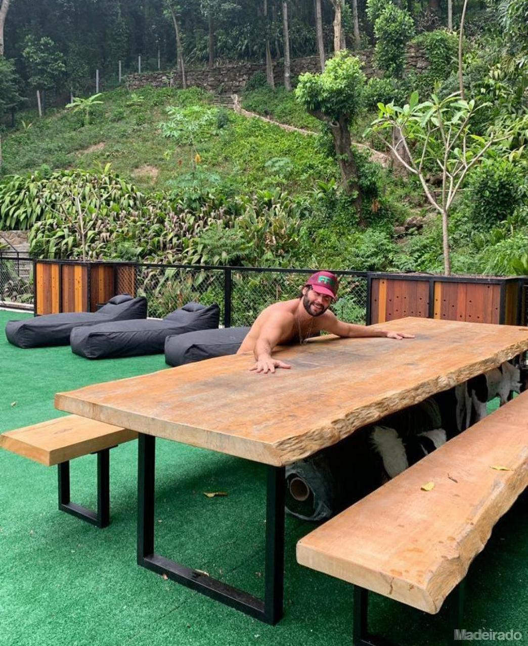 CONJUNTO JUMANI COM 2 BANCOS DE MADEIRA MACIÇA PEQUIÁ 300X40 + MESA DE JANTAR 300X100