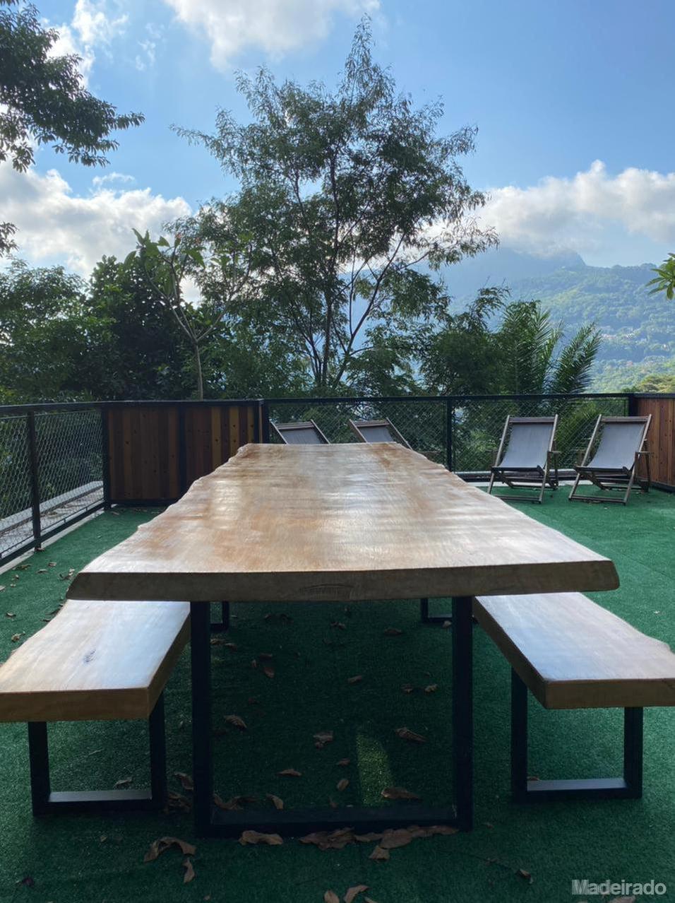CONJUNTO JUMANI COM 2 BANCOS DE MADEIRA MACIÇA PEQUIÁ 300X40 + MESA DE JANTAR 300X100 - Image 2