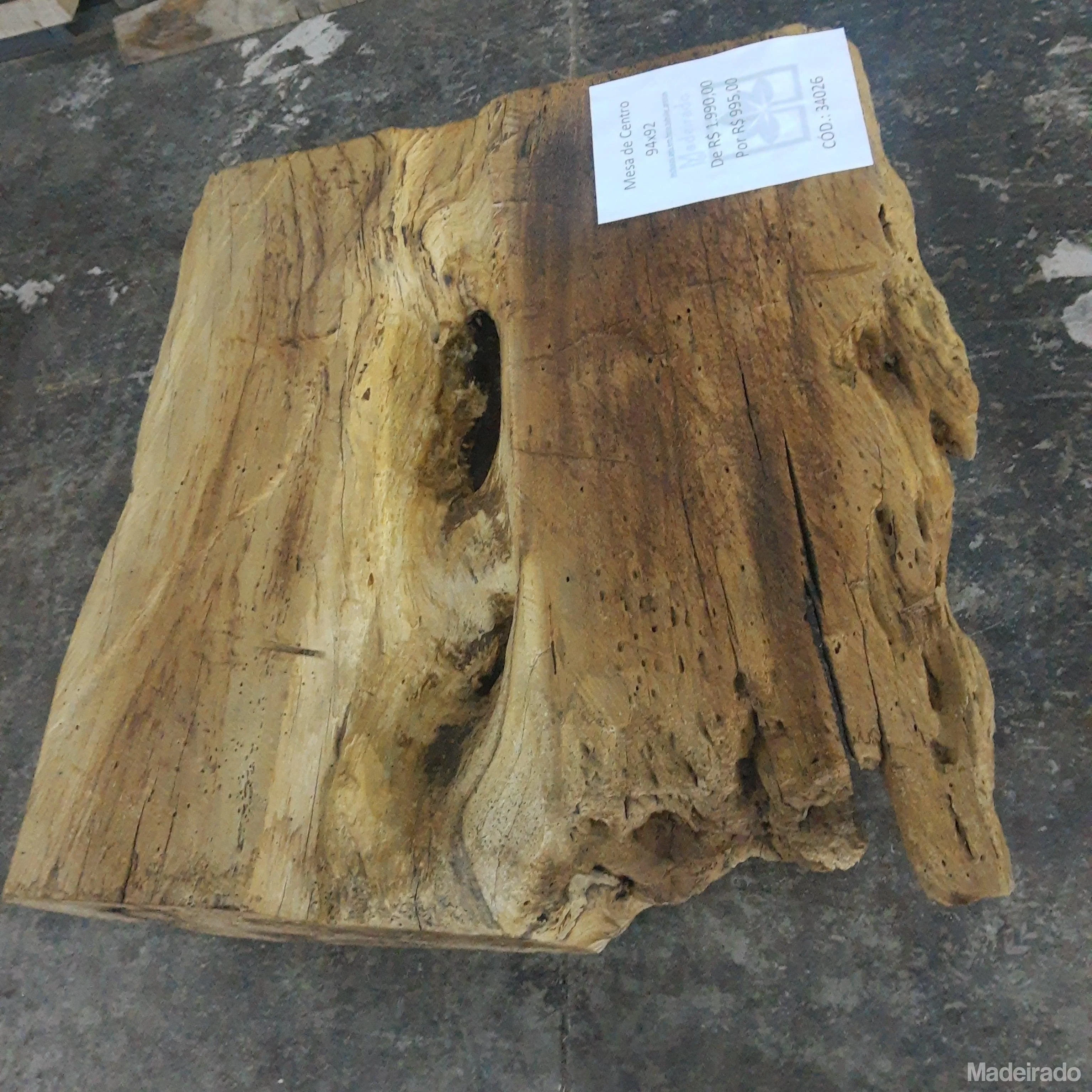 Mesa de Centro de Madeira Rustica - 94x92 - Cód: 34026 - MegaLive