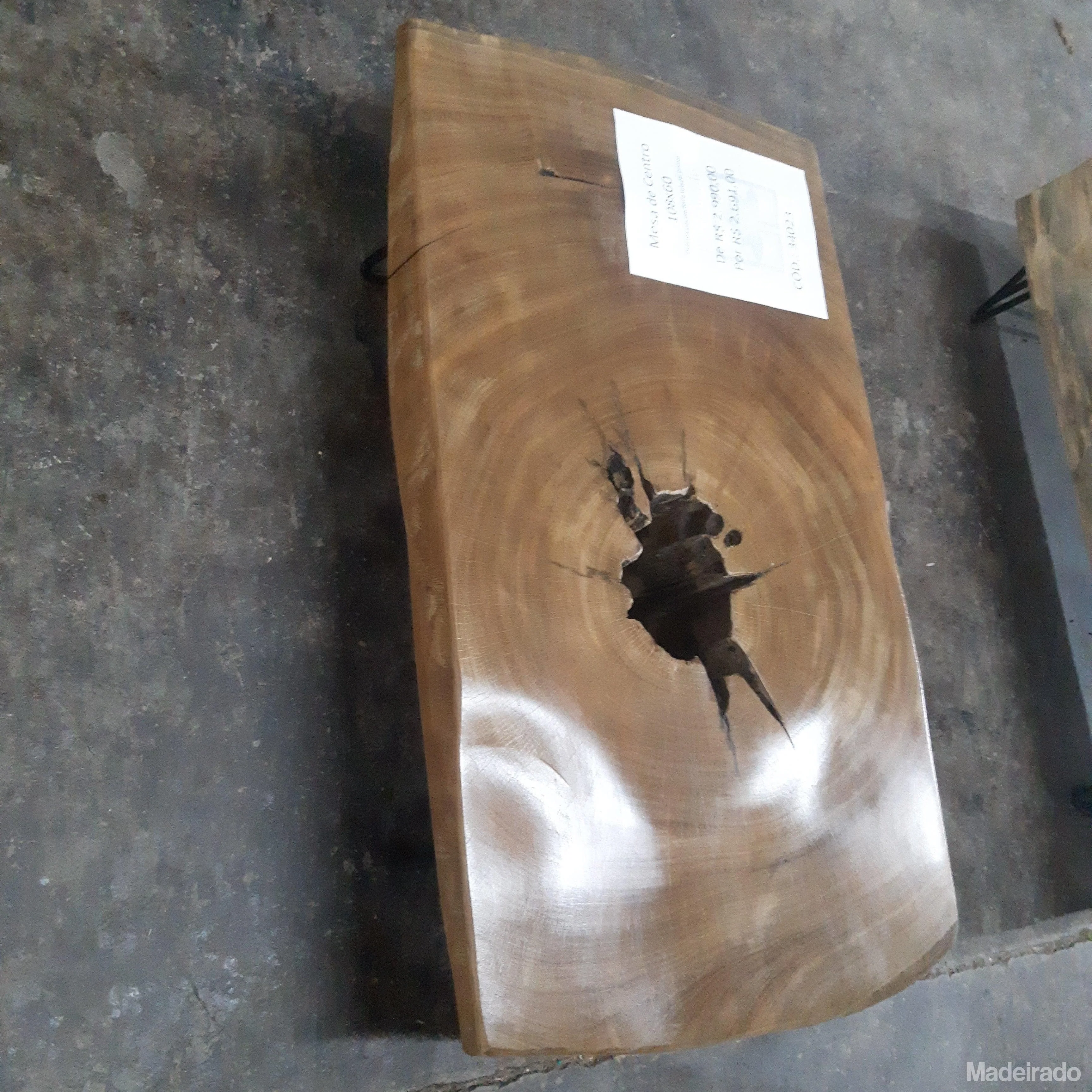 Mesa de Centro em Madeira Rustica - 108x60 - Cód: 34023 - MegaLive
