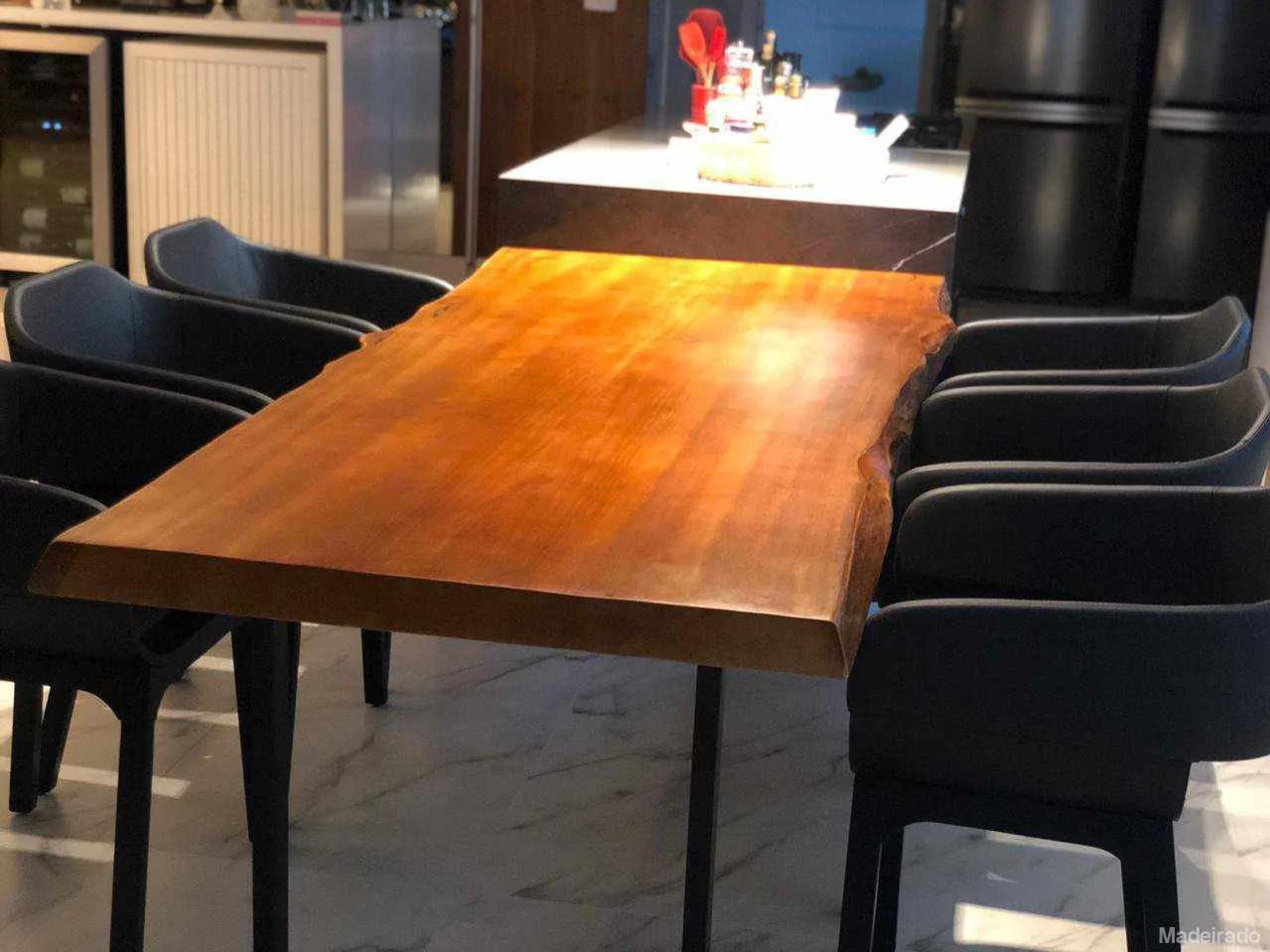 Mesa de Jantar 8 lugares- Mesa Tora Rústica Votorantim Madeira Maciça 250x90 com Pés de Ferro - Image 3