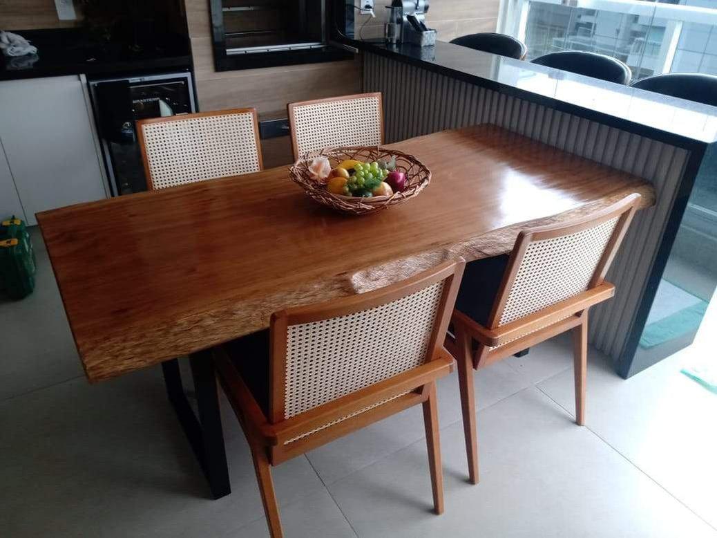 Mesa de Jantar Camuá 180x90 em madeira rústica e bordas orgânicas - 6 a 8 Lugares