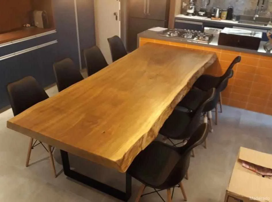Mesa de Jantar Tora Rústica Tucupi de Madeira Maciça 250x90 com Bordas Orgânicas