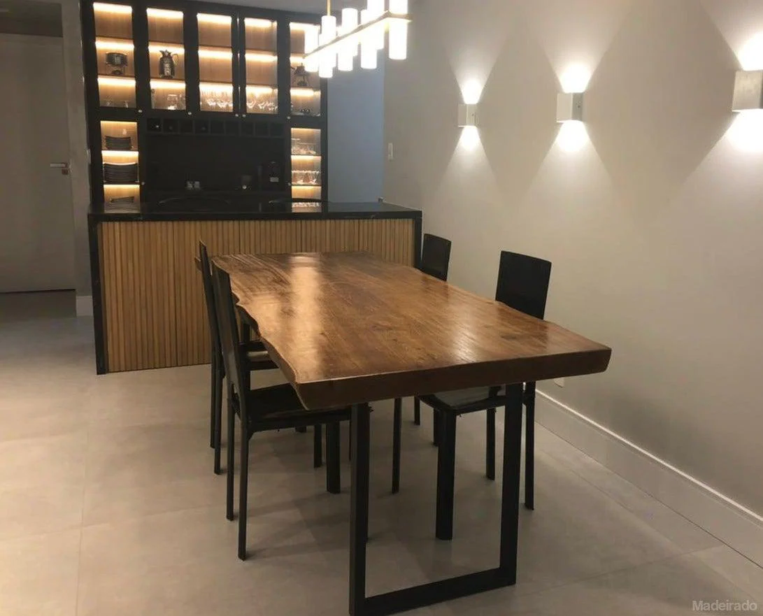 Mesa de Madeira Rustica de Jantar - Tainaru de Pequiá 6 ou 8 lugares 180 x 90
