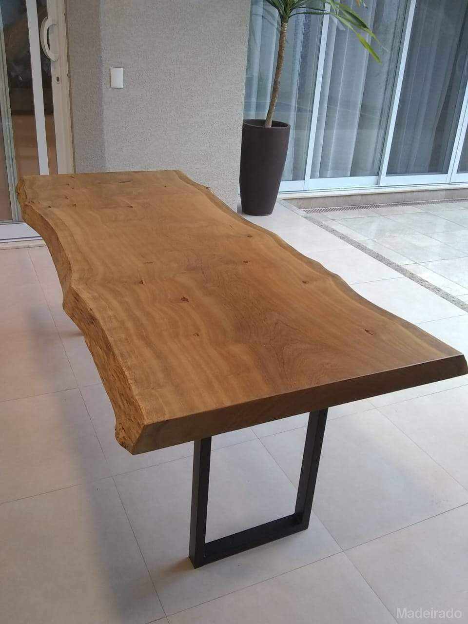 Mesa Rustica de Jantar Andirá 200x80 prancha em madeira com bordas orgânicas
