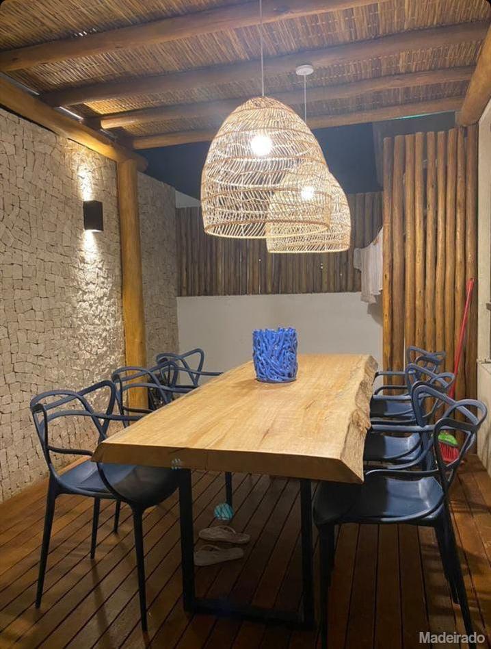Mesa Rústica de Jantar Inhamó  - 180x80 para 6 a 8 lugares