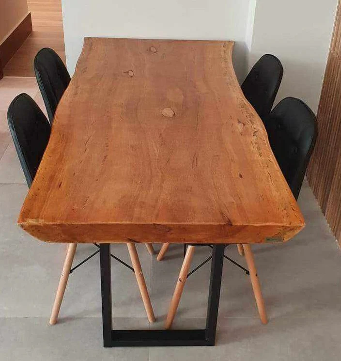 Mesa Madeira Bariniu 4-6 lugares - 150x70 com bordas invertidas